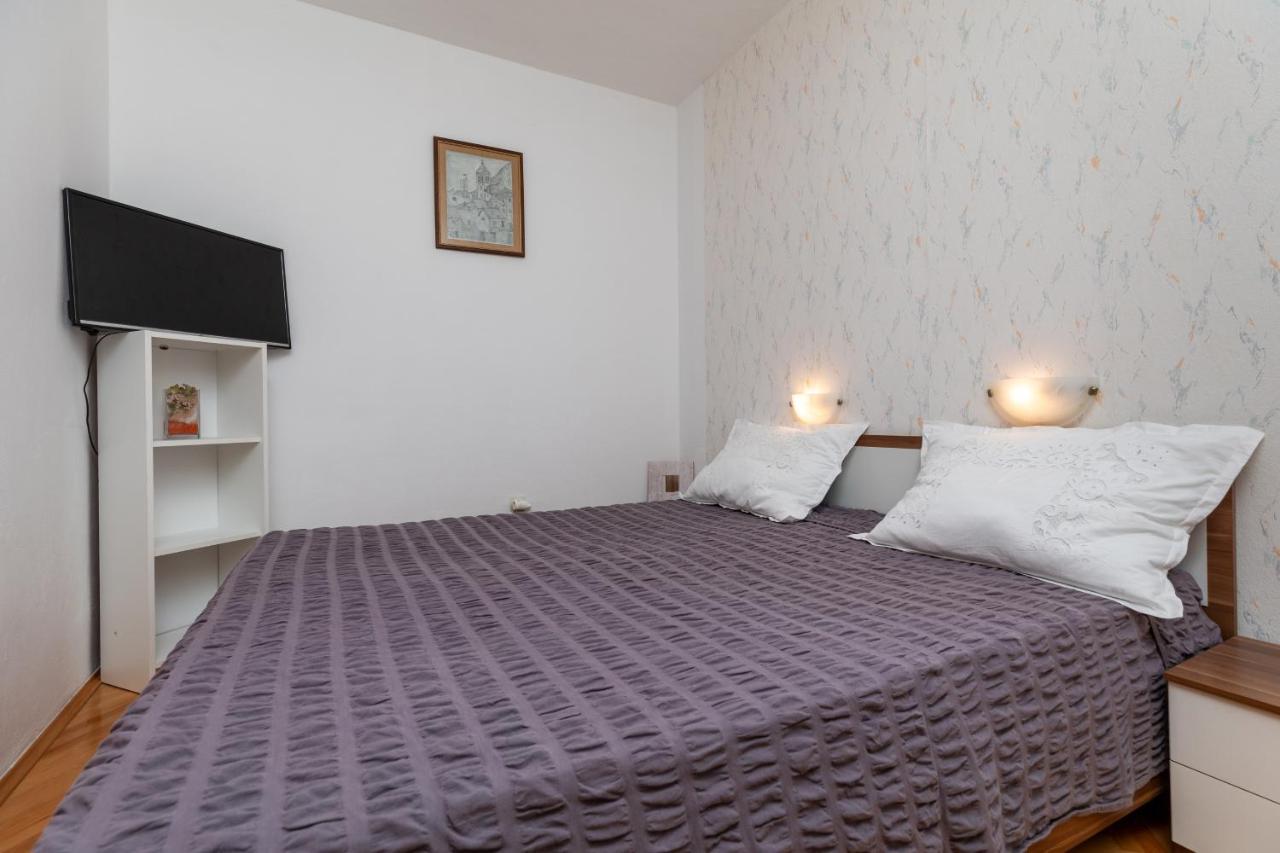 Apartments By The Sea Lokva Rogoznica, Omis - 18638 Екстериор снимка