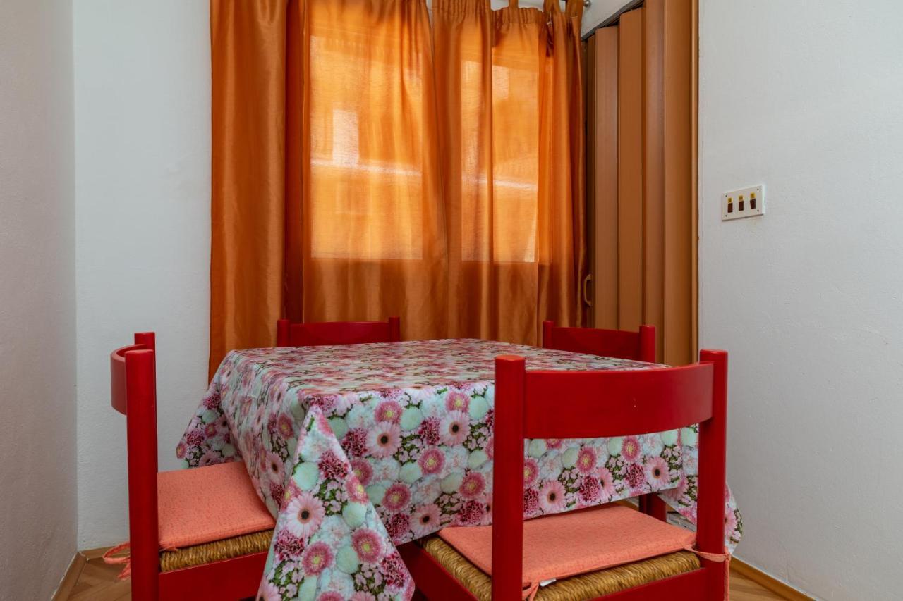 Apartments By The Sea Lokva Rogoznica, Omis - 18638 Екстериор снимка