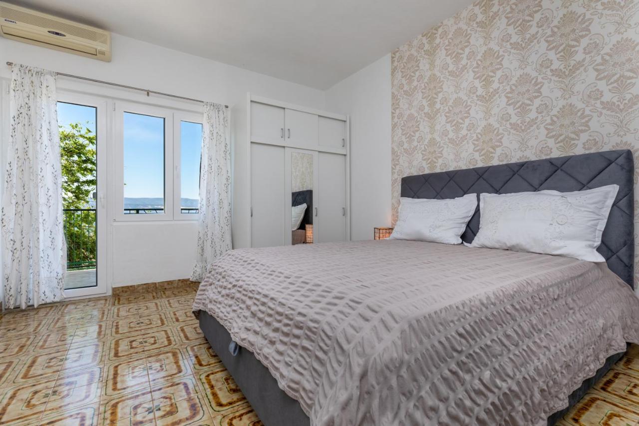 Apartments By The Sea Lokva Rogoznica, Omis - 18638 Екстериор снимка
