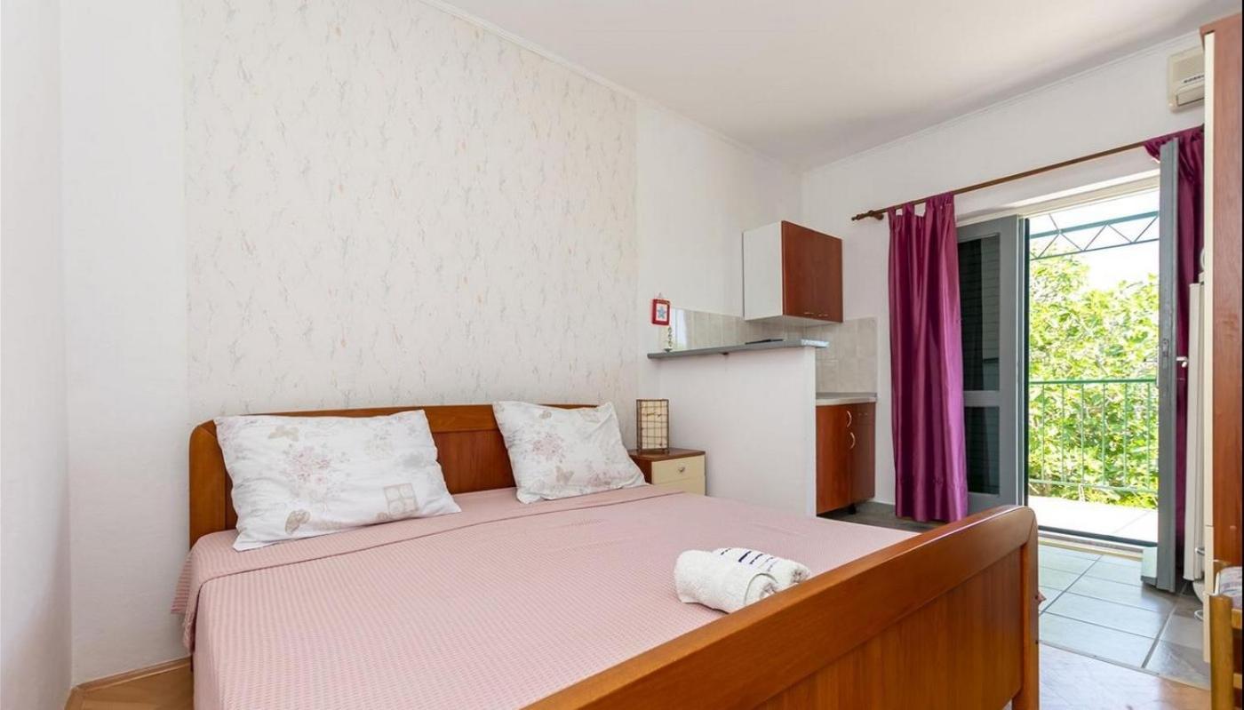 Apartments By The Sea Lokva Rogoznica, Omis - 18638 Екстериор снимка